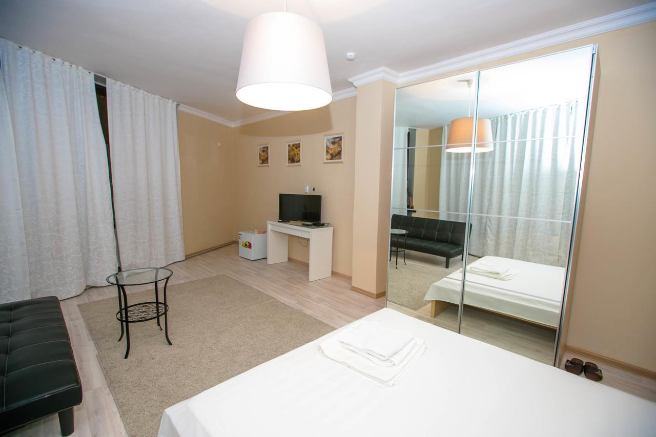Hotel Jasmine Atyrau Exterior photo