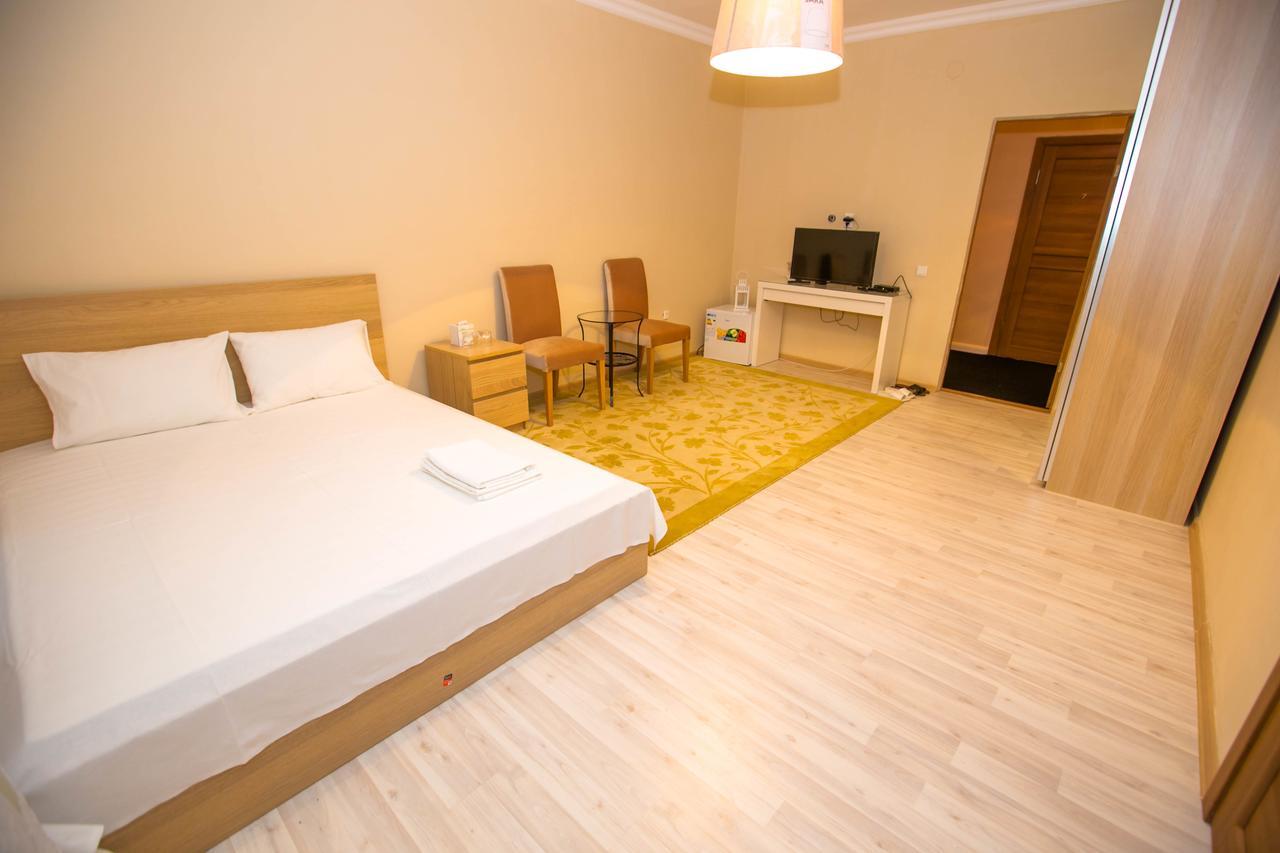 Hotel Jasmine Atyrau Exterior photo