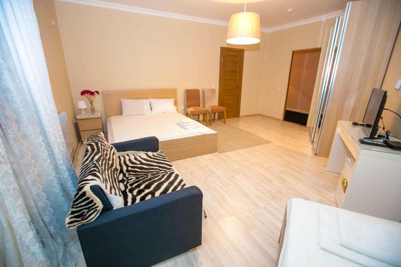 Hotel Jasmine Atyrau Exterior photo