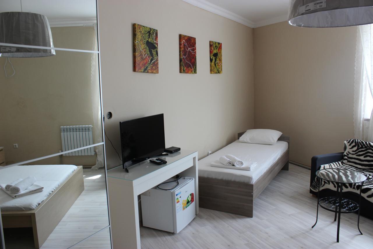 Hotel Jasmine Atyrau Exterior photo